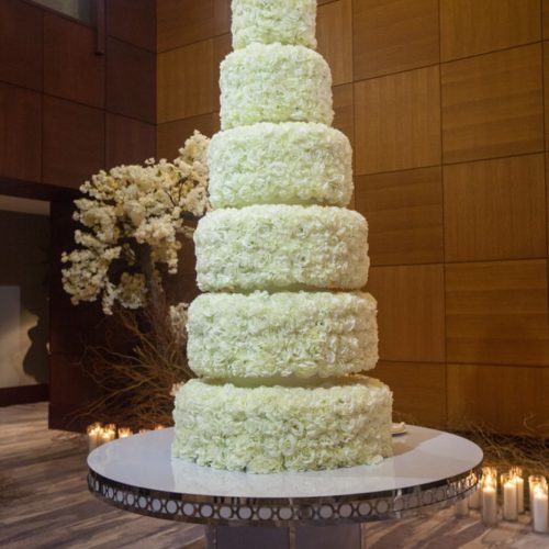 Cake lighting Mandarin Oriental wedding